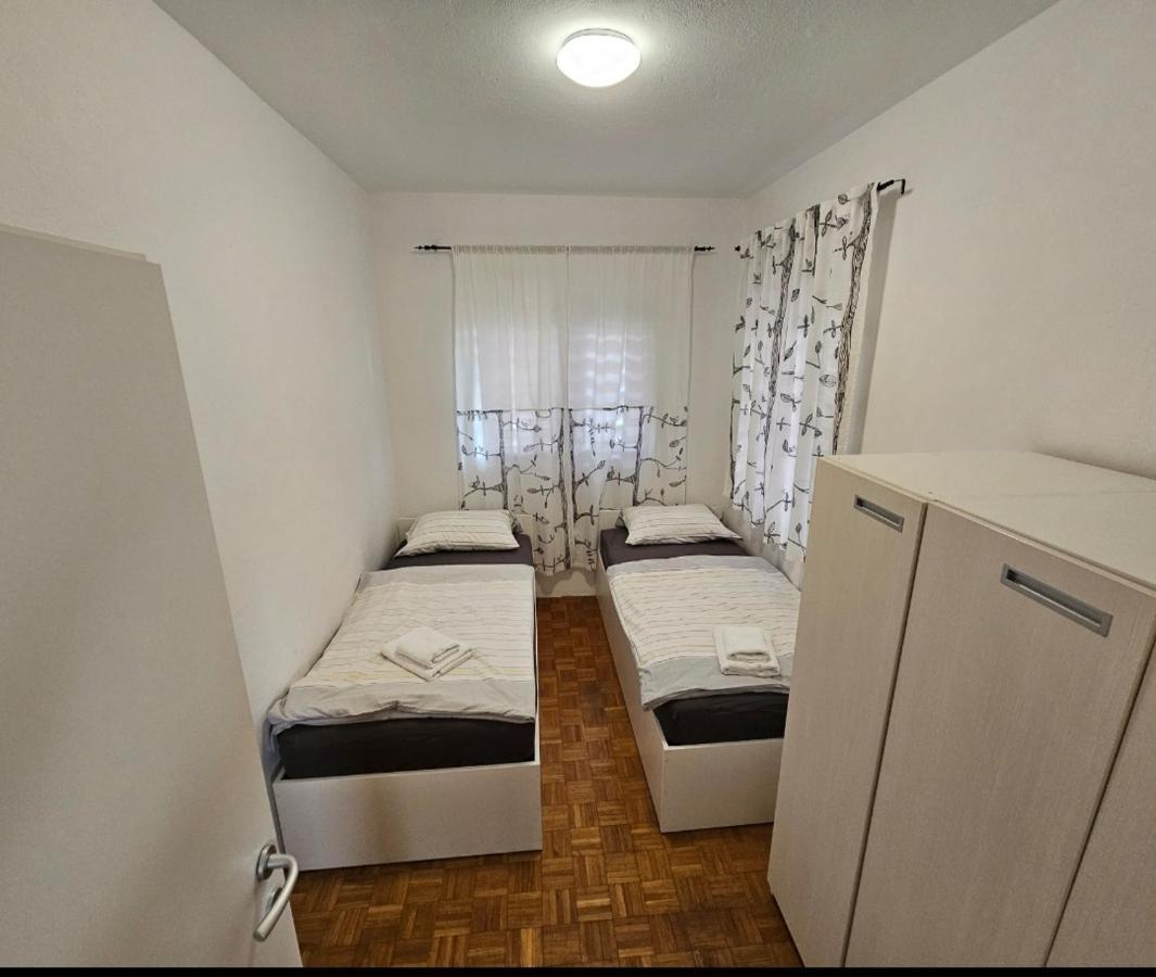 Apartmani Alma Podgora Kültér fotó