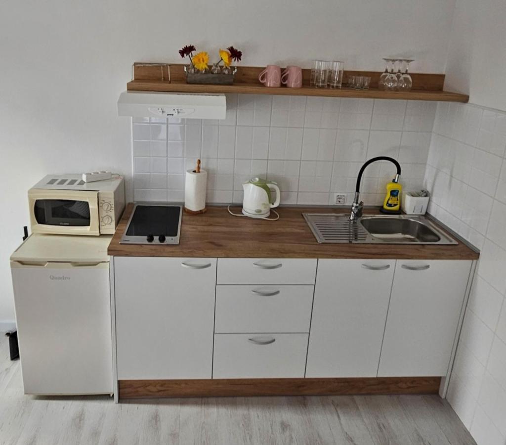 Apartmani Alma Podgora Kültér fotó