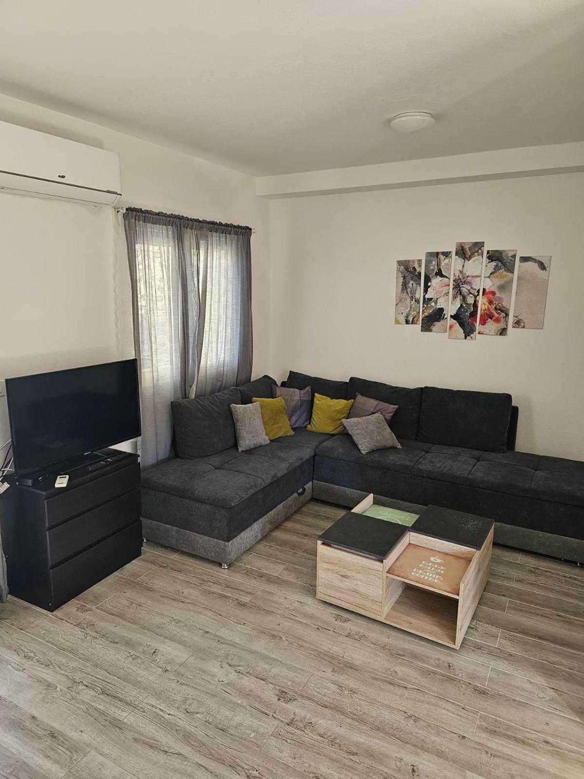 Apartmani Alma Podgora Kültér fotó